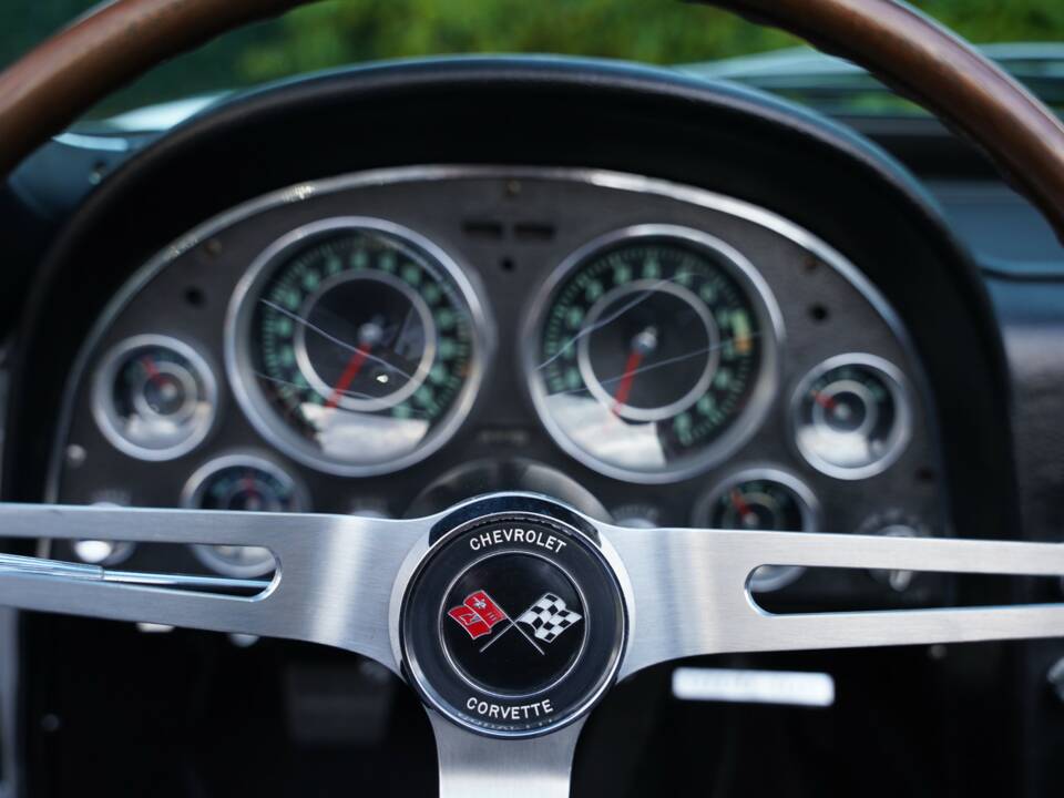 Image 10/50 of Chevrolet Corvette Sting Ray Convertible (1964)
