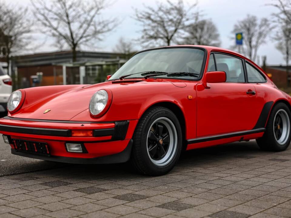 Image 2/12 of Porsche 911 Carrera 3.2 (1987)