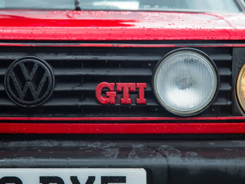 Image 34/50 de Volkswagen Golf III GTI 2.0 (1992)