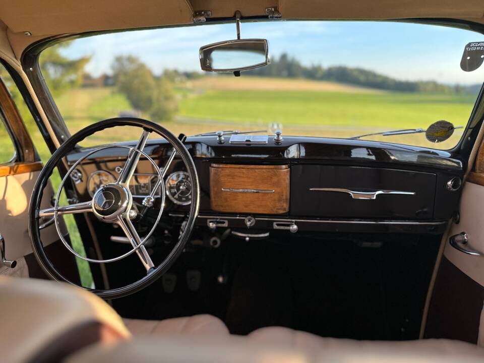 Image 26/30 de Mercedes-Benz 220 (1952)