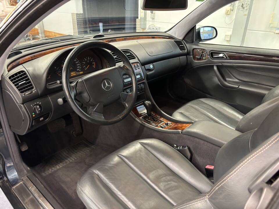 Imagen 11/16 de Mercedes-Benz CLK 430 (1999)