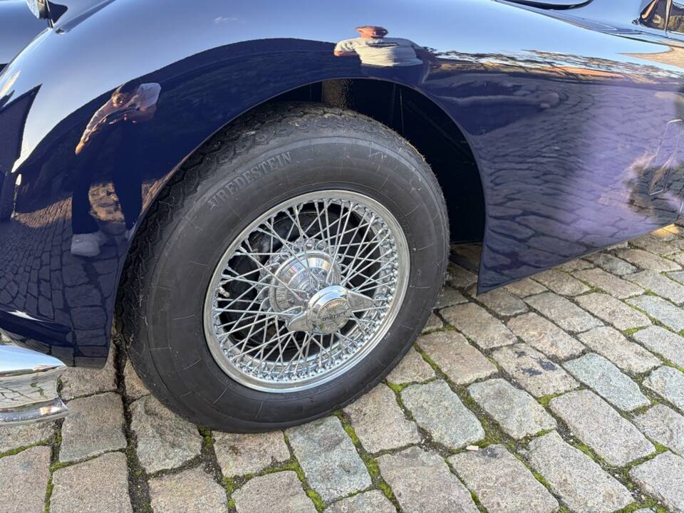 Immagine 6/8 di Jaguar XK 140 DHC (1957)