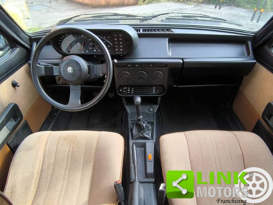 Image 3/10 de Alfa Romeo Giulietta 1.6 (1985)