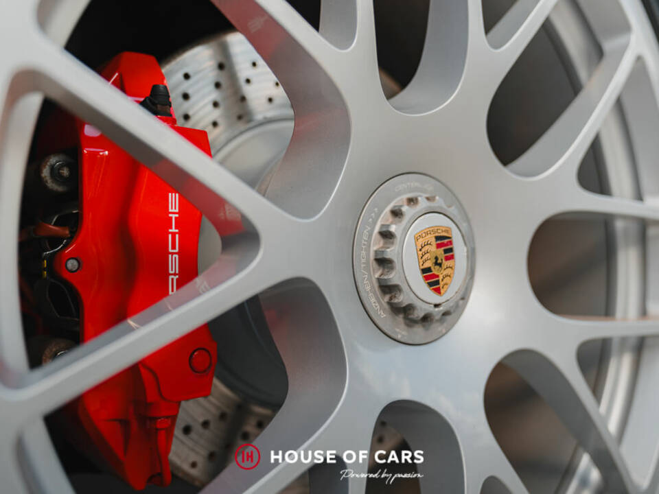 Image 11/43 of Porsche 911 Carrera 4 GTS (2012)