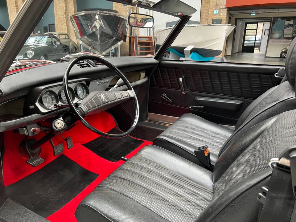 Image 15/39 of Peugeot 204 Convertible (1968)