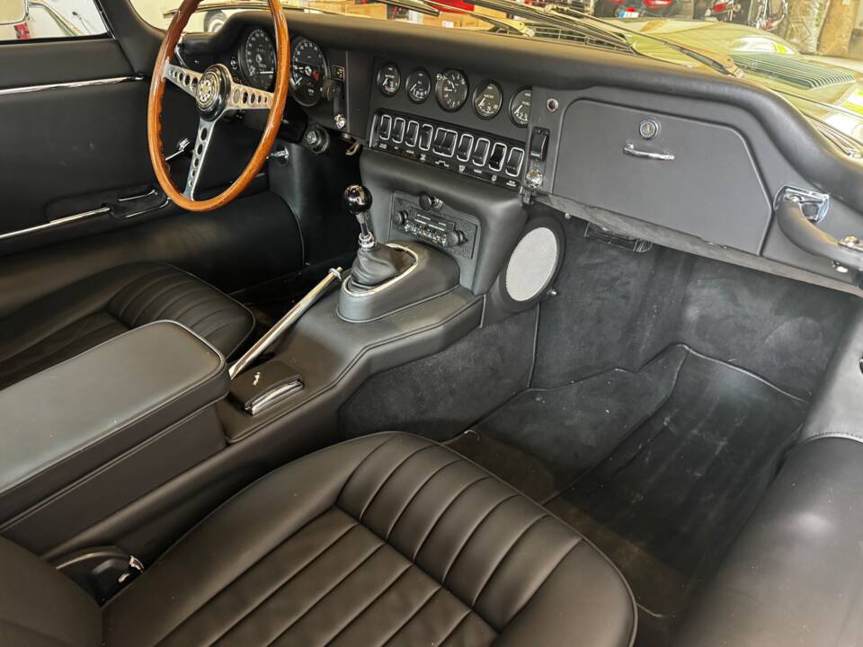 Bild 26/29 von Jaguar E-Type 4.2 (1967)