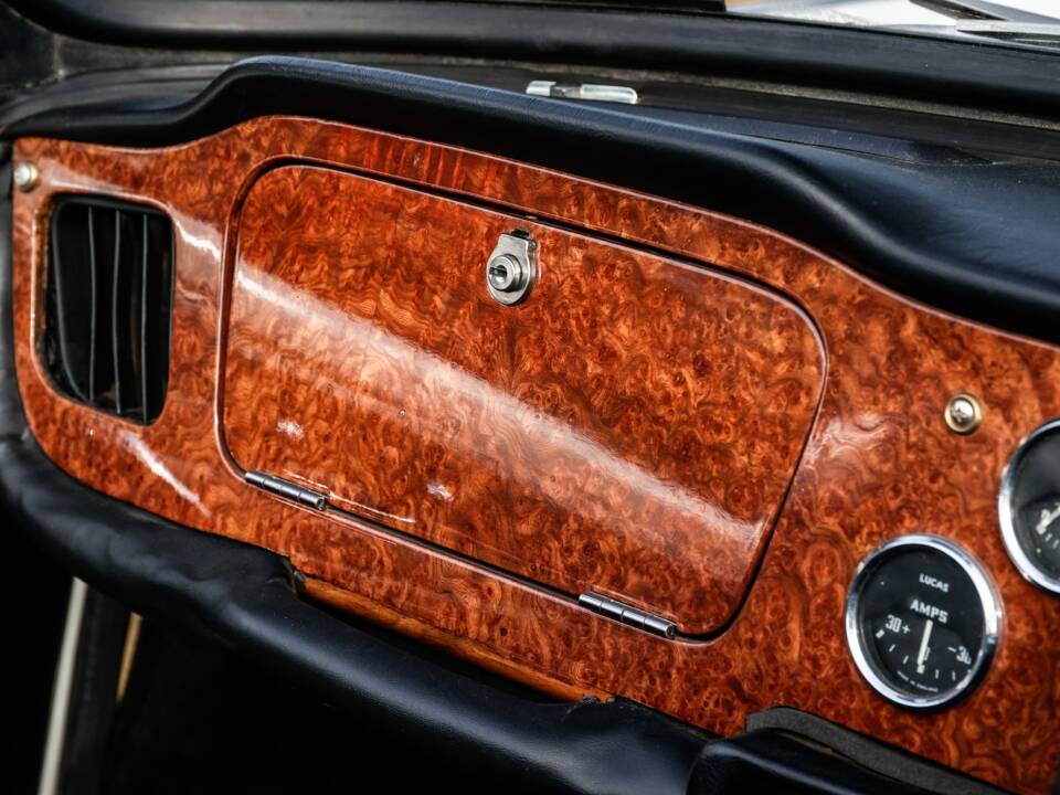 Image 35/42 of Triumph TR 4A (1966)