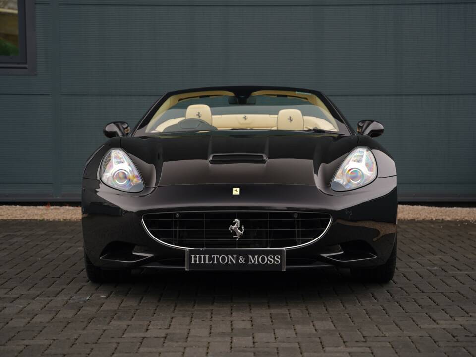Imagen 7/50 de Ferrari California (2011)