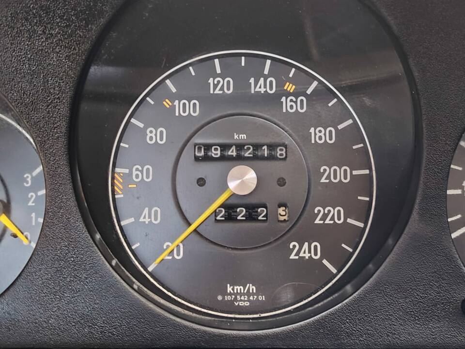 Image 38/53 of Mercedes-Benz 280 SL (1981)