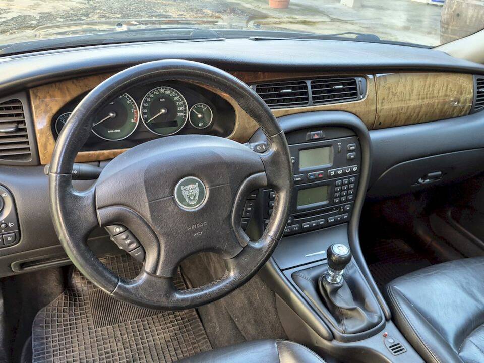 Imagen 21/45 de Jaguar X-Type 2.5 V6 (2002)