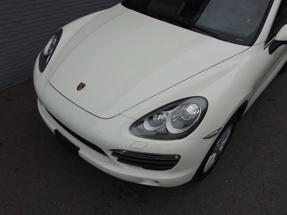 Bild 17/99 von Porsche Cayenne S (2010)