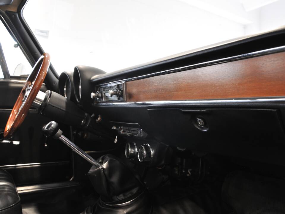Imagen 30/43 de Alfa Romeo Giulia GT 1300 Junior (1971)
