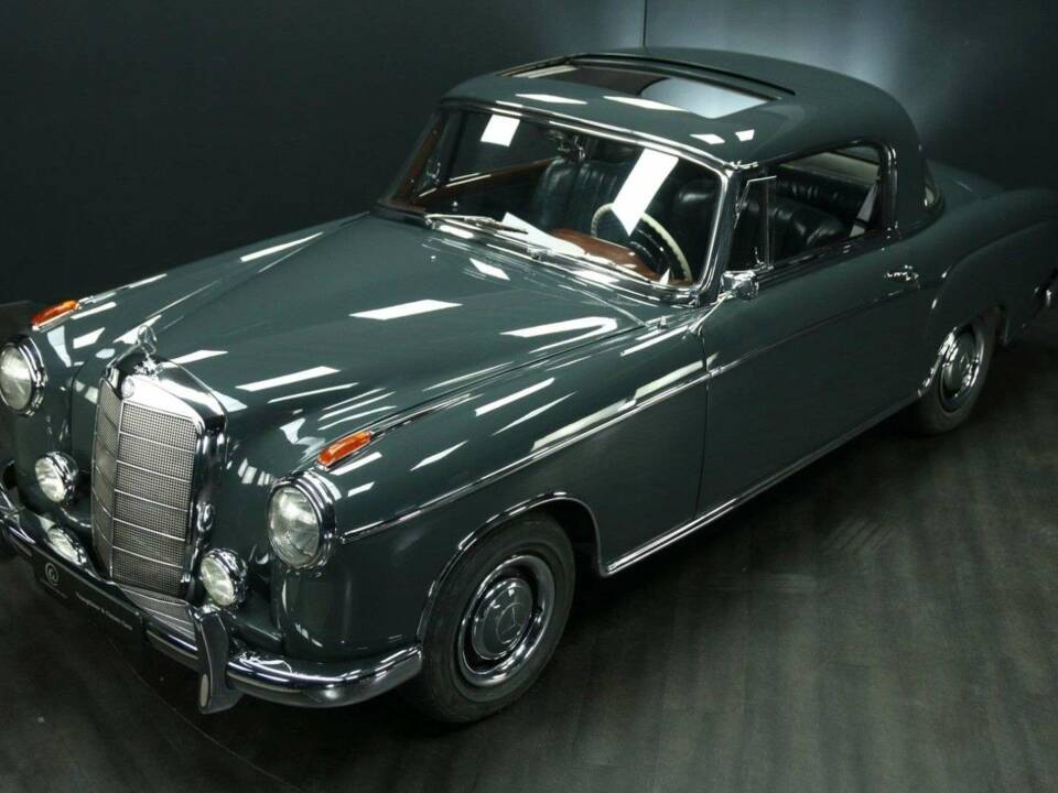 Bild 47/49 von Mercedes-Benz 220 SE (1960)
