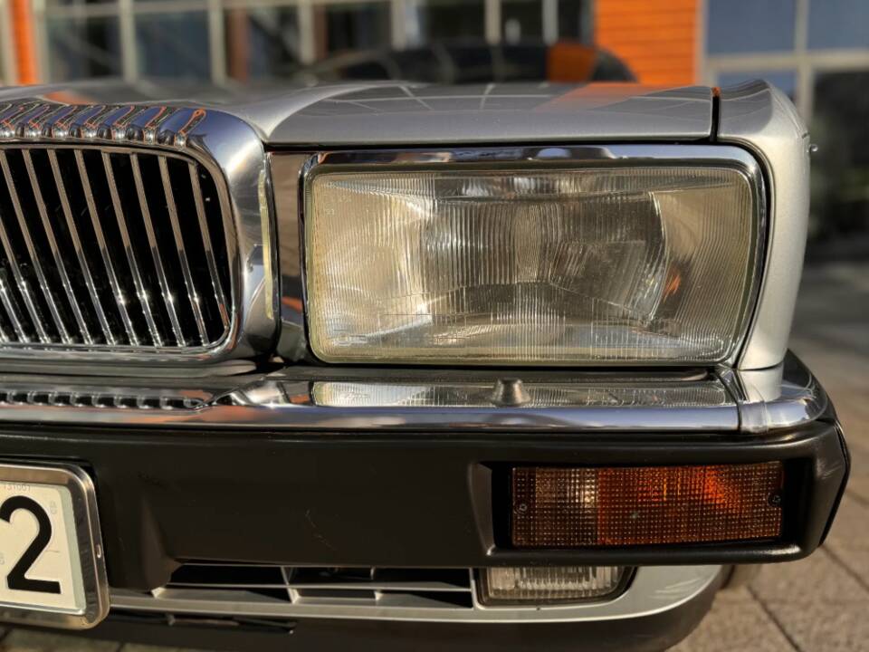 Image 9/29 de Daimler Double Six (1993)