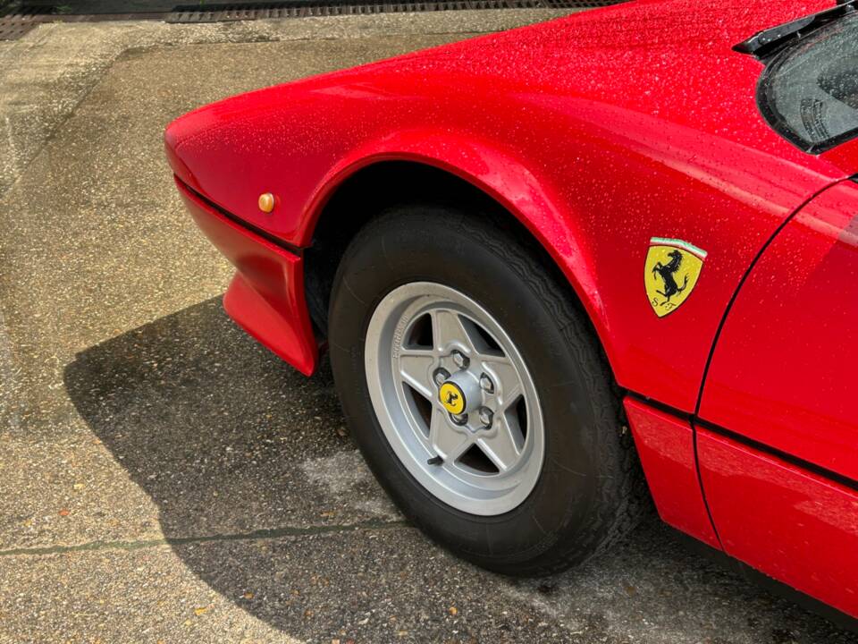 Image 14/42 of Ferrari 308 GTBi (1981)