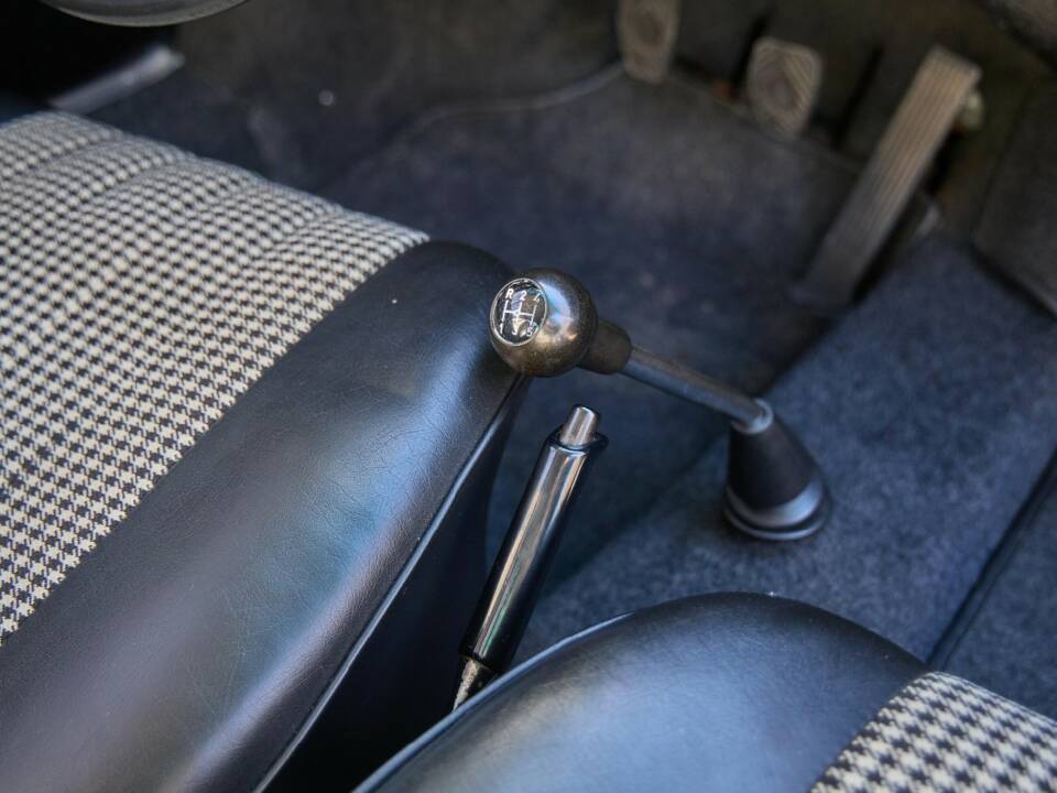 Bild 25/25 von Porsche 911 2.0 T (1969)