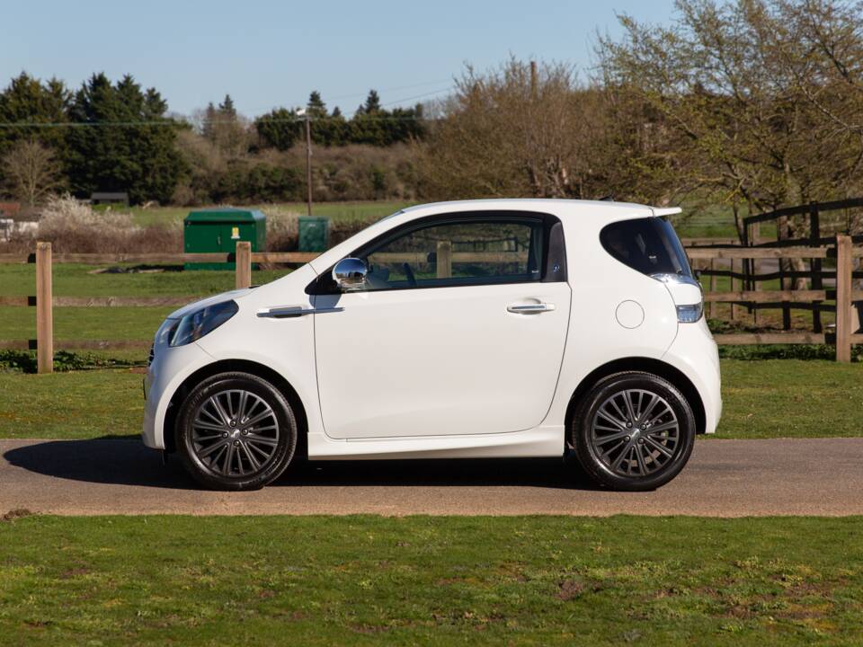 Bild 63/95 von Aston Martin Cygnet (2012)