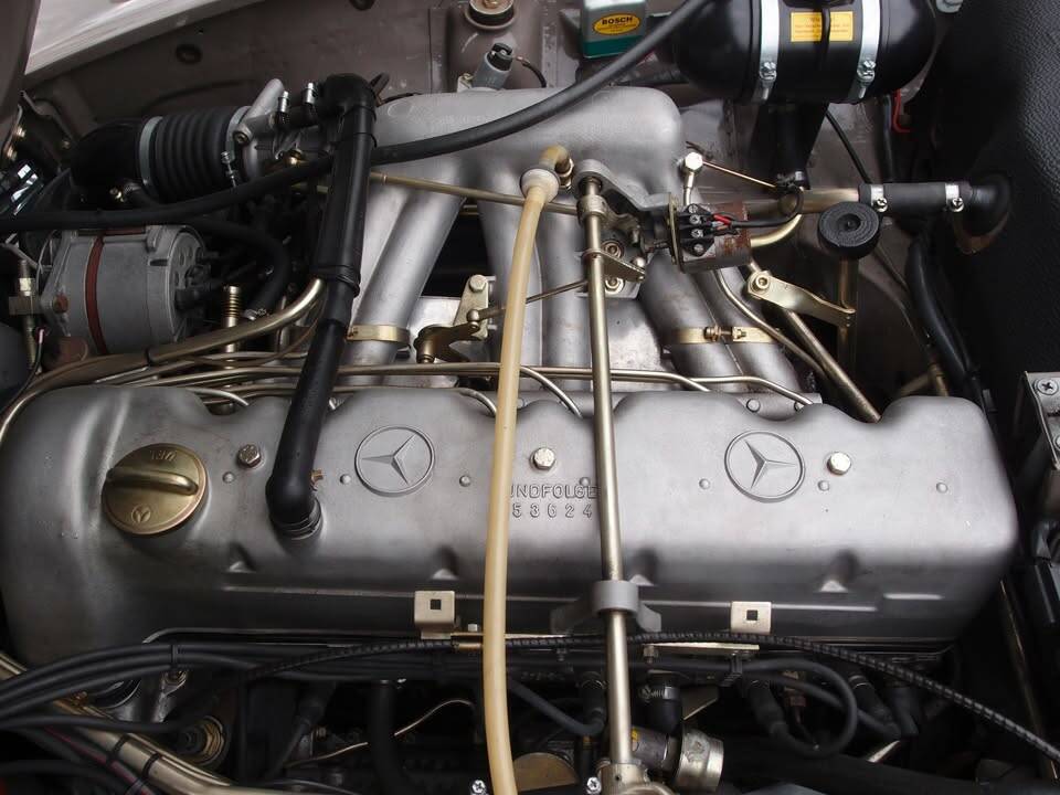 Image 26/99 de Mercedes-Benz 280 SL (1971)