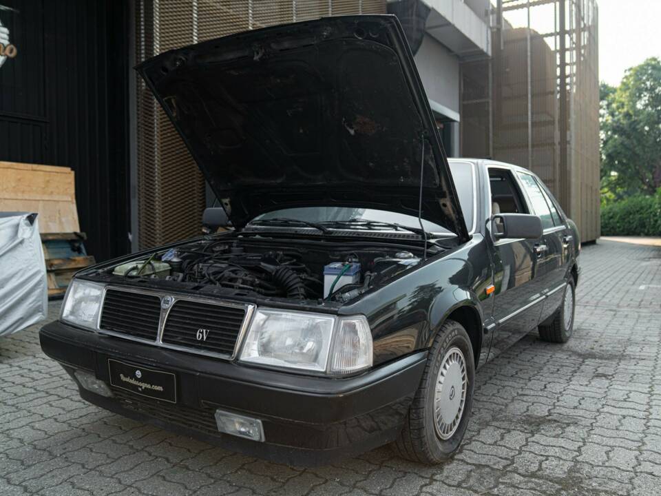 Image 33/41 of Lancia Thema 6V (1985)