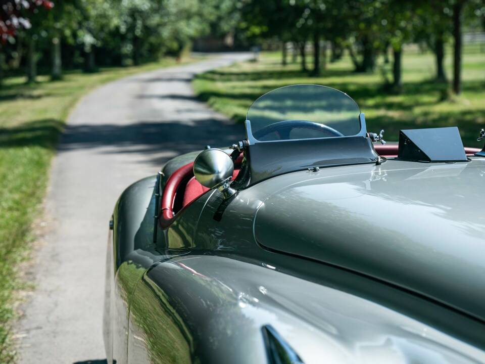 Image 16/50 of Jaguar XK 120 OTS (1951)