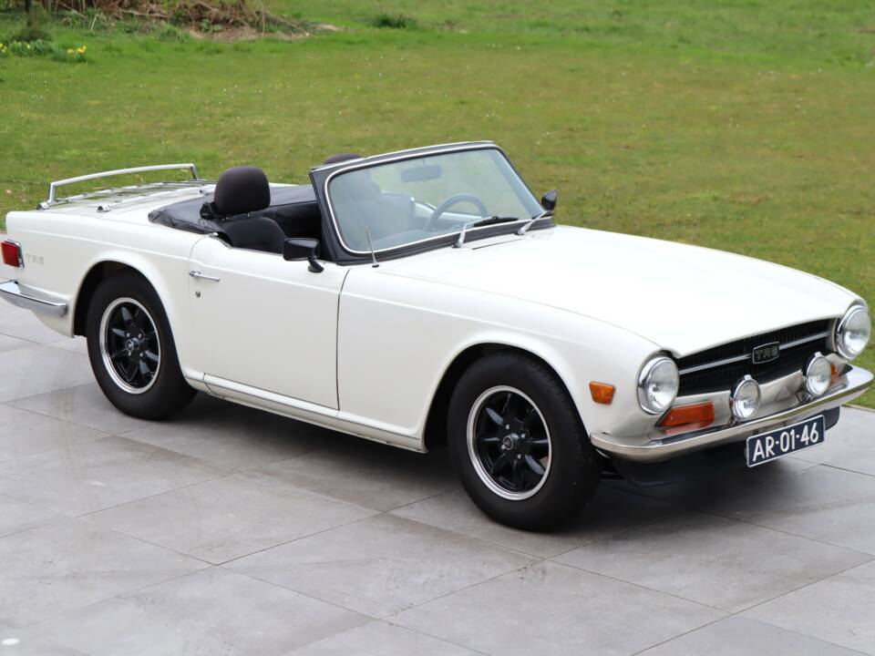 Image 9/50 de Triumph TR 6 (1970)
