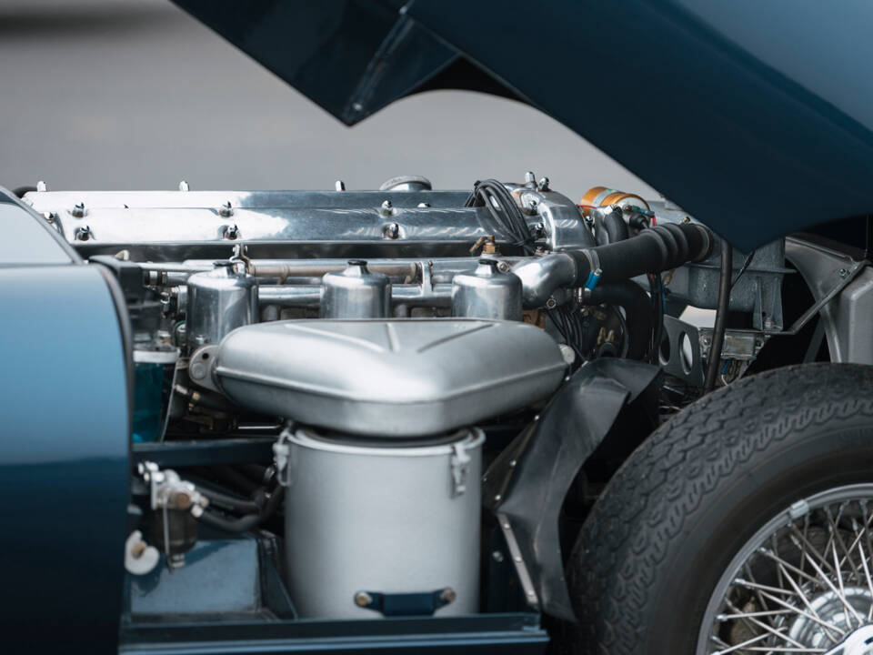 Image 5/21 of Jaguar E-Type 3.8 Flat Floor (1961)