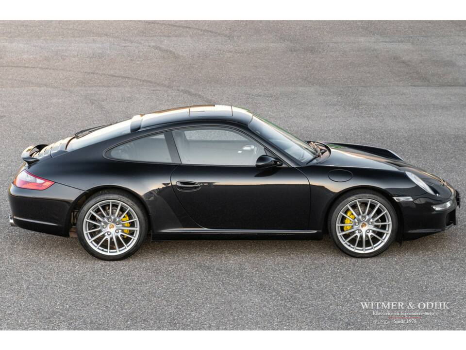 Bild 2/28 von Porsche 911 Carrera 4S (2004)