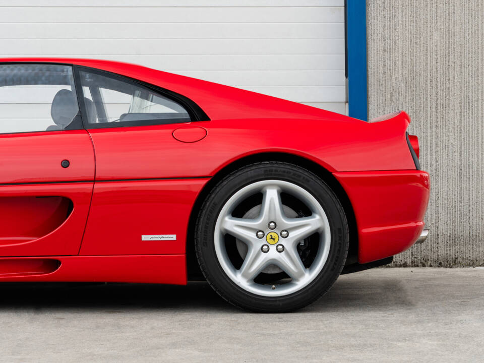 Imagen 14/89 de Ferrari F 355 Berlinetta (1996)