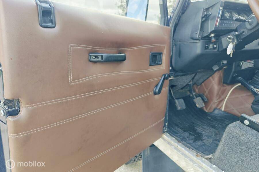 Image 25/39 de Land Rover Defender 90 (1997)