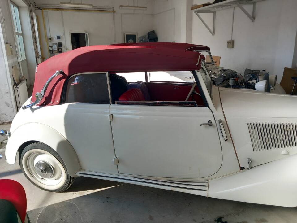 Image 3/9 of Mercedes-Benz 170 V Cabriolet B (1939)