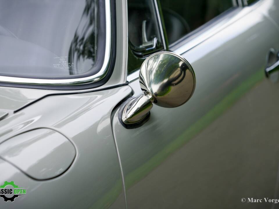 Image 36/57 of Porsche 911 2.0 (1968)