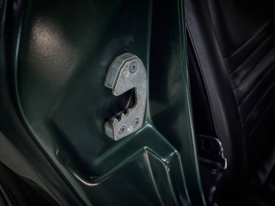 Image 39/78 of Chevrolet Corvette Stingray 427 (1967)