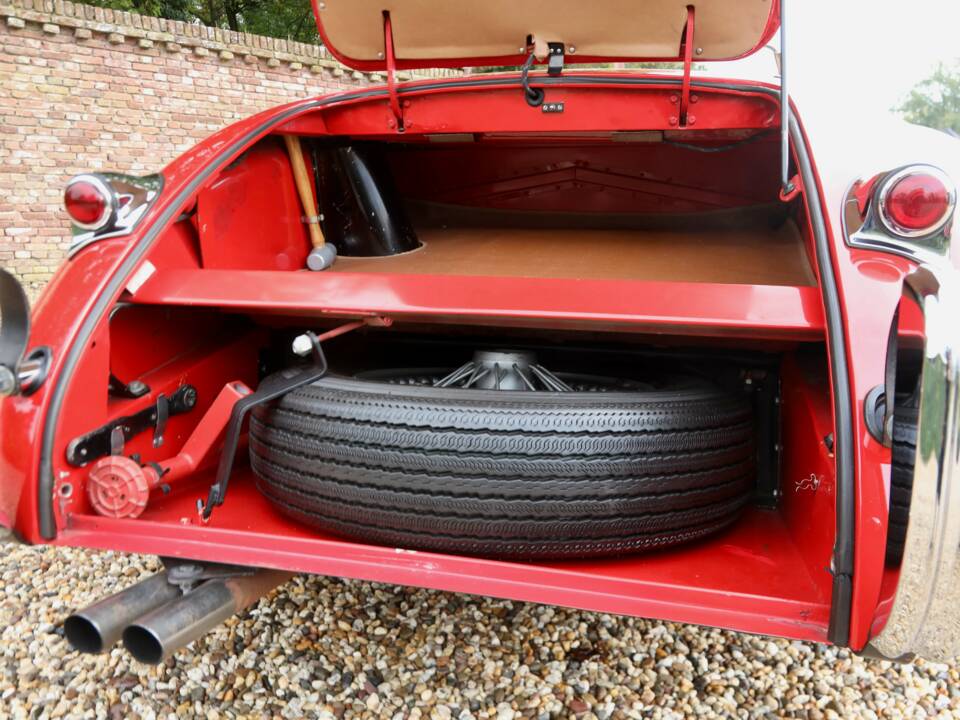 Image 29/50 of Jaguar XK 120 SE OTS (1954)