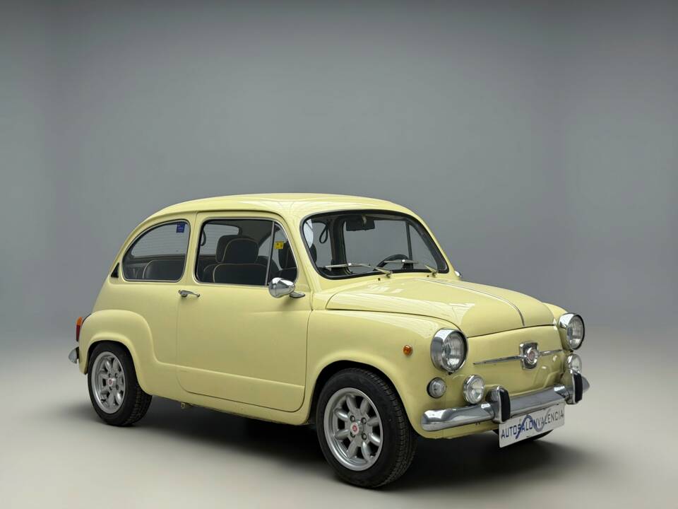 Immagine 2/16 di SEAT 600 E (1973)