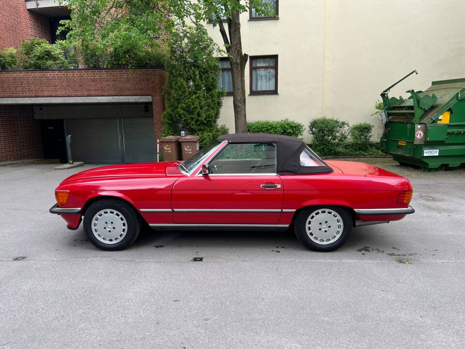 Image 16/27 de Mercedes-Benz 560 SL (1988)