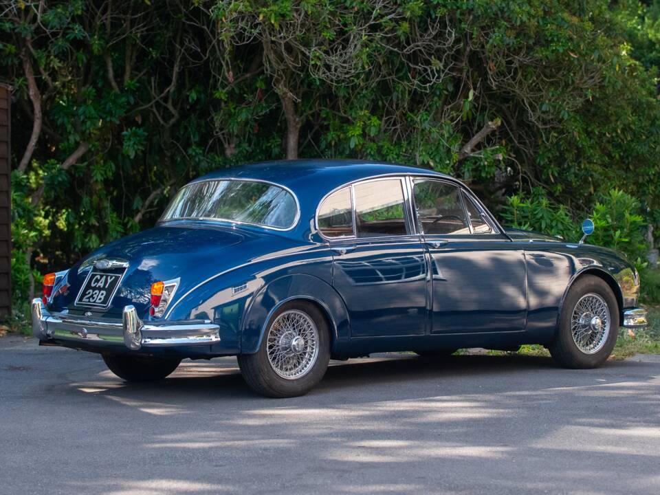 Bild 2/50 von Jaguar Mk II 2.4 (1964)