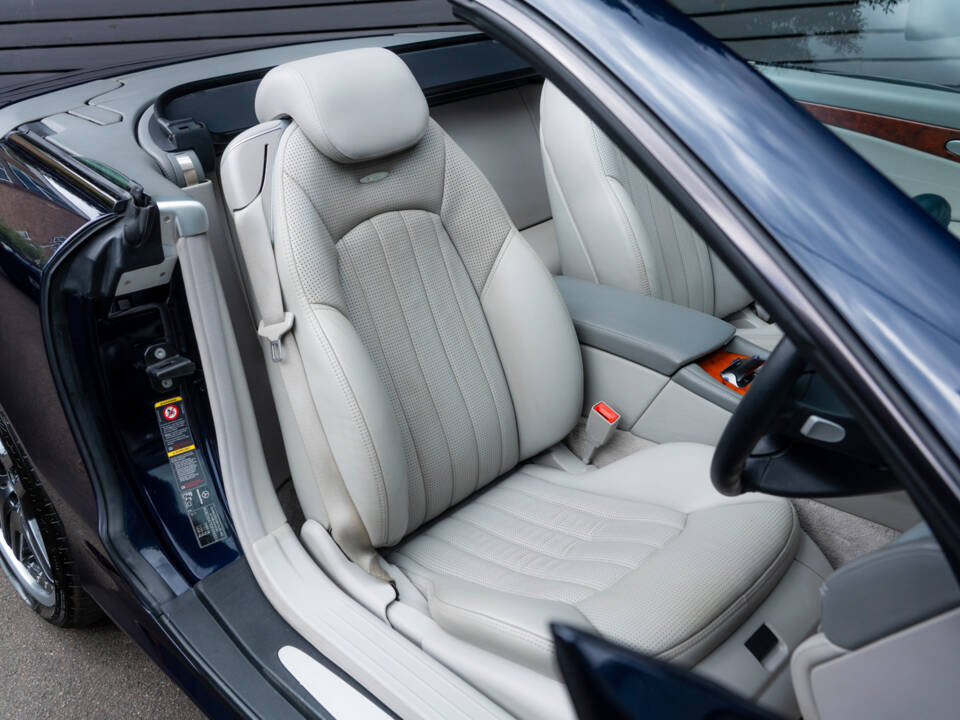 Image 34/60 of Mercedes-Benz SL 65 AMG (2004)