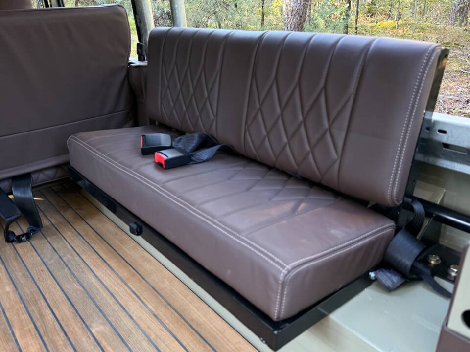 Bild 16/31 von Land Rover Defender 110 (2005)