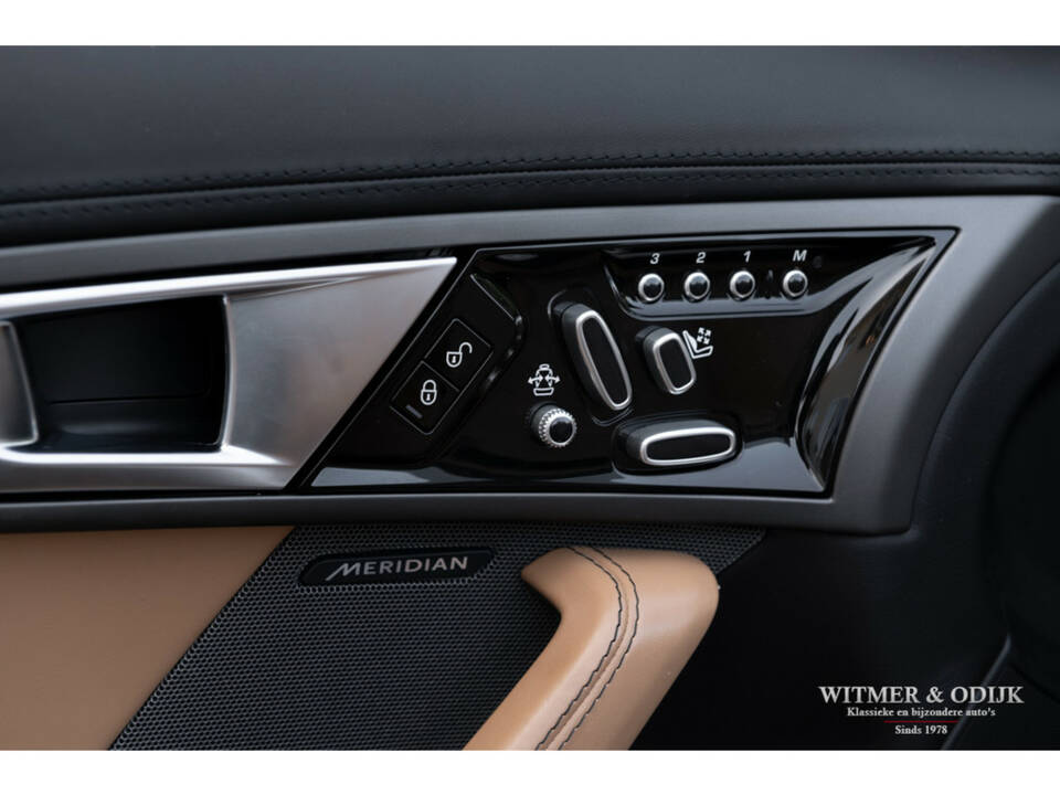 Image 15/38 of Jaguar F-Type S (2014)