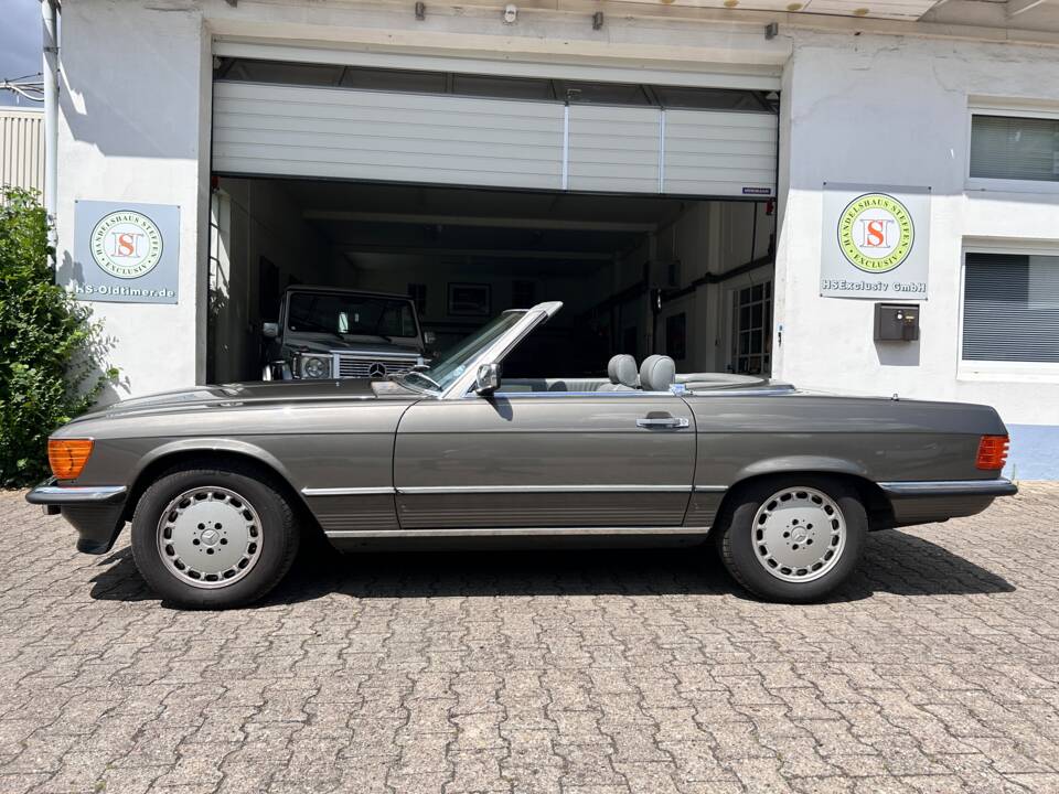 Image 33/37 of Mercedes-Benz 560 SL (1986)
