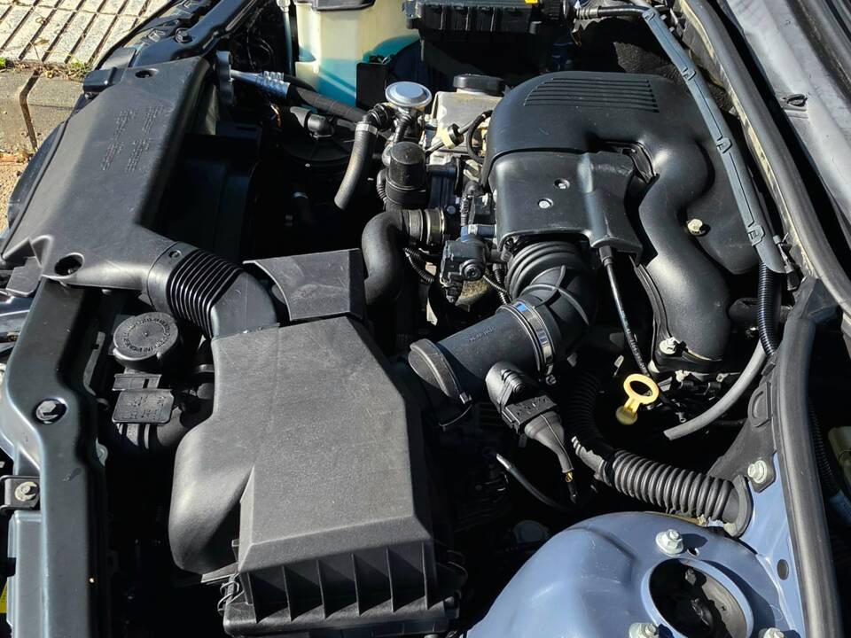 Bild 9/10 von BMW 318i (1998)