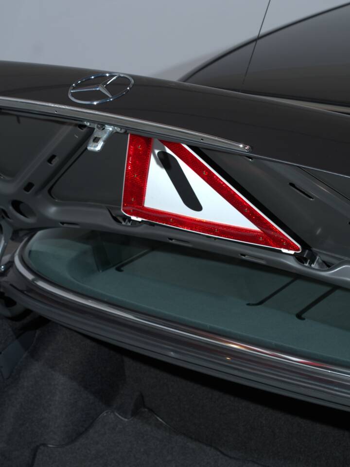 Image 32/52 of Mercedes-Benz 560 SEL (1988)