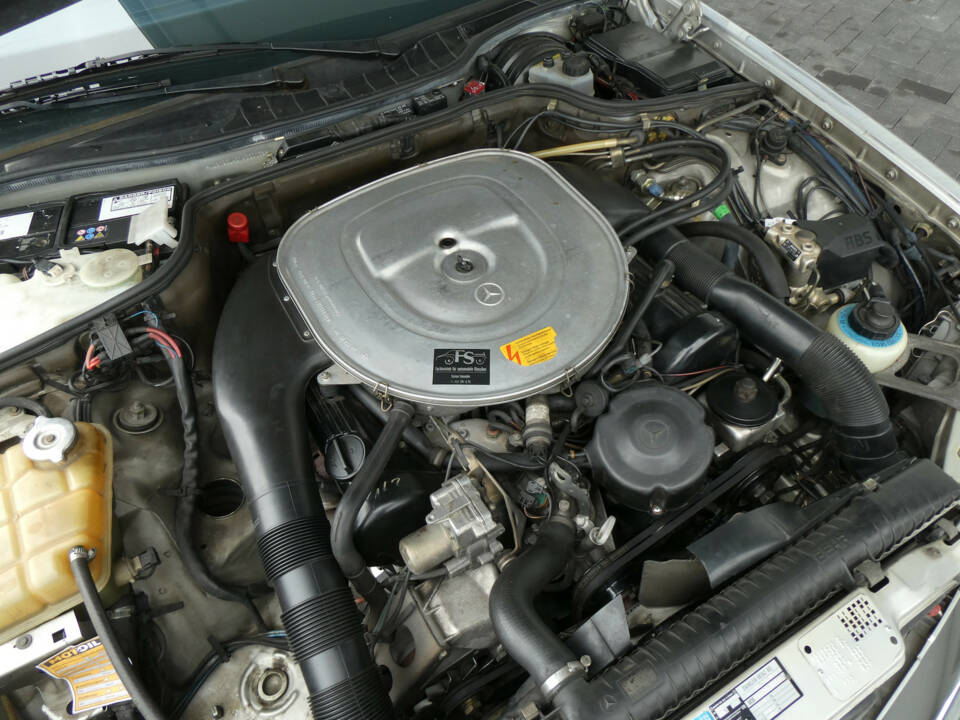 Imagen 16/26 de Mercedes-Benz 560 SEC (1987)