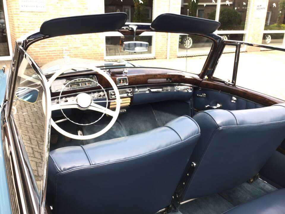 Image 25/32 of Mercedes-Benz 220 S Cabriolet (1958)