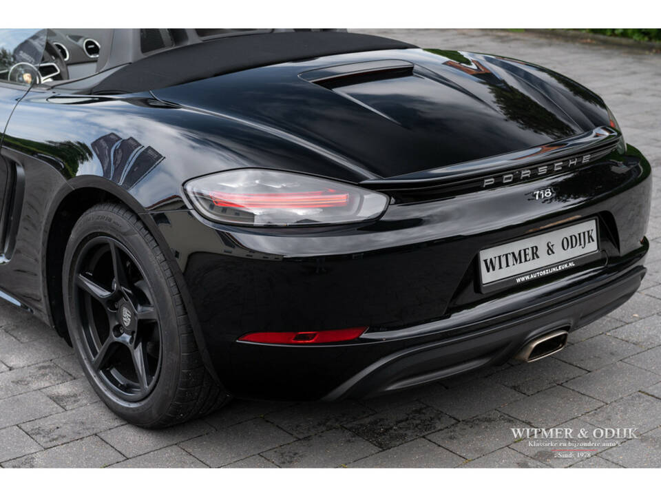 Image 22/30 of Porsche 718 Boxster (2016)