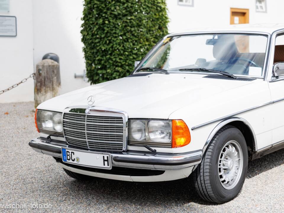 Bild 4/28 von Mercedes-Benz 230 C (1980)