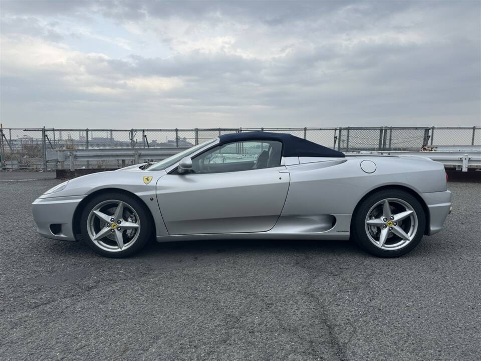 Immagine 4/44 di Ferrari 360 Spider (2004)