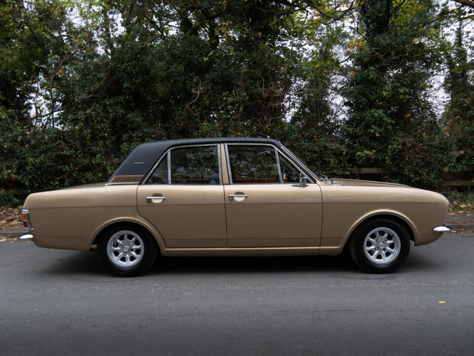 Imagen 7/18 de Ford Cortina 1600 E (1970)