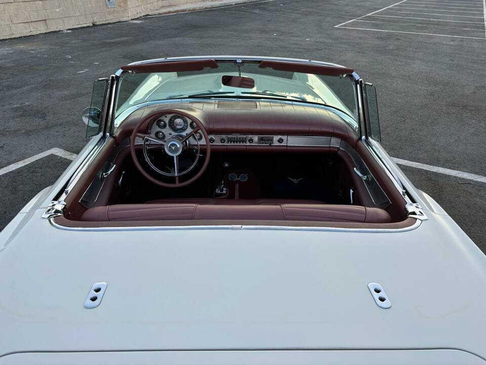 Image 5/18 of Ford Thunderbird (1957)