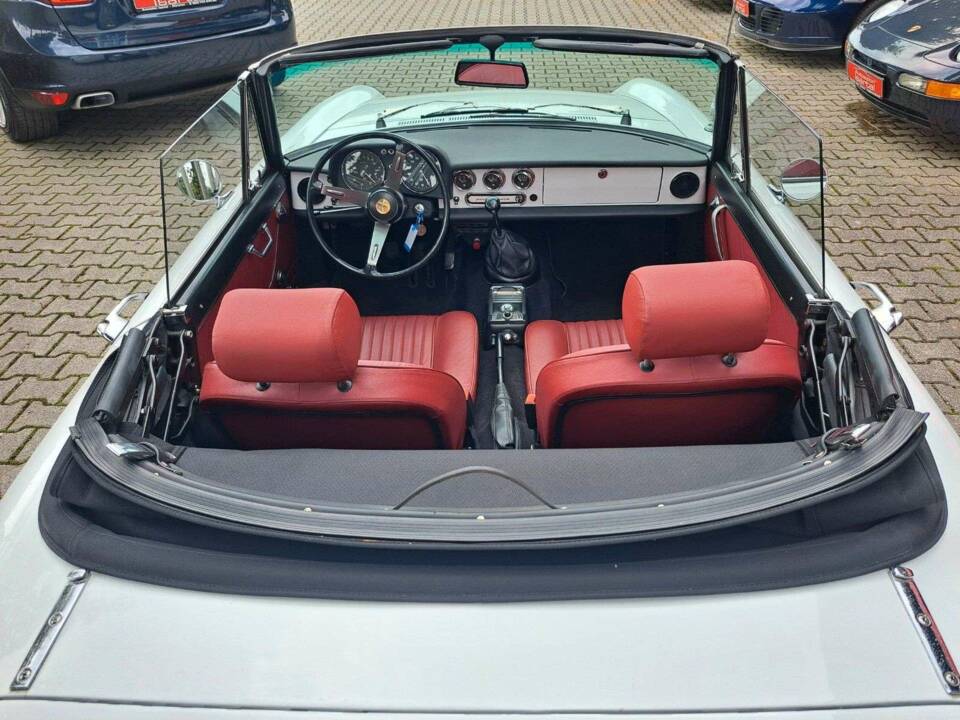 Image 16/20 of Alfa Romeo 1750 Spider Veloce (1969)